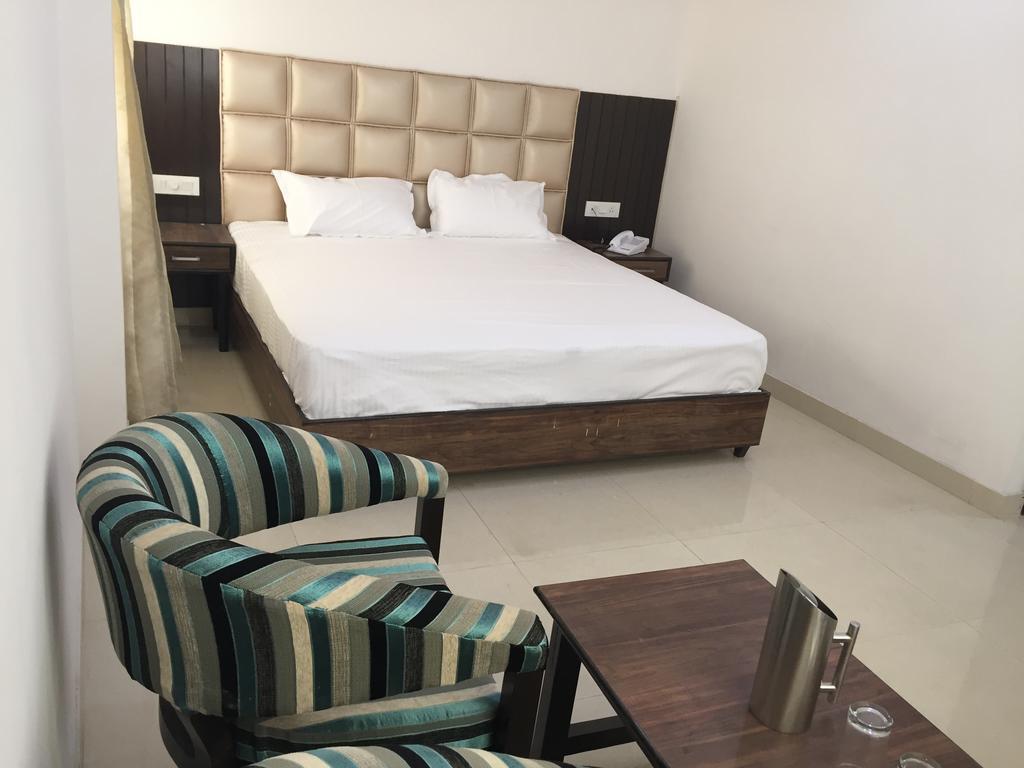 Hotel Rv Regency Amritsar Bagian luar foto